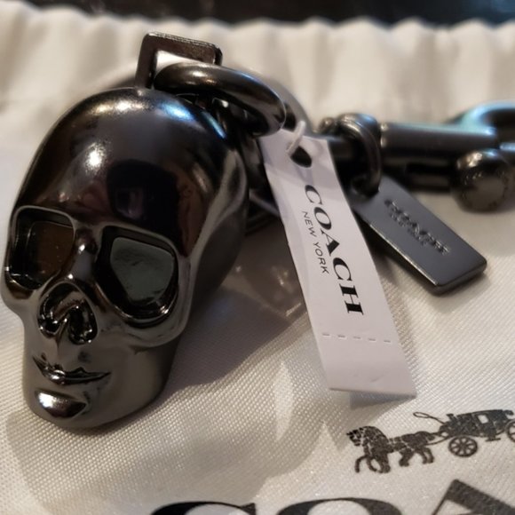 💀NWT💀 RARE UNICORN!! COACH GUNMETAL SKULL KEYCHAIN CHARM HANDBAG FOB Oilslick - Picture 7 of 14